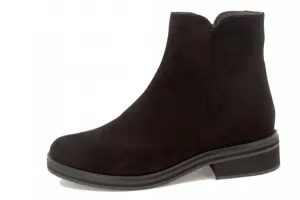 225346 | Black Suede